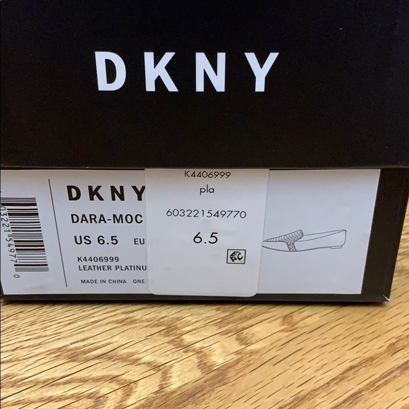DKNY  Dara Moc Flats Sz 6.5 - Picture 6 of 6